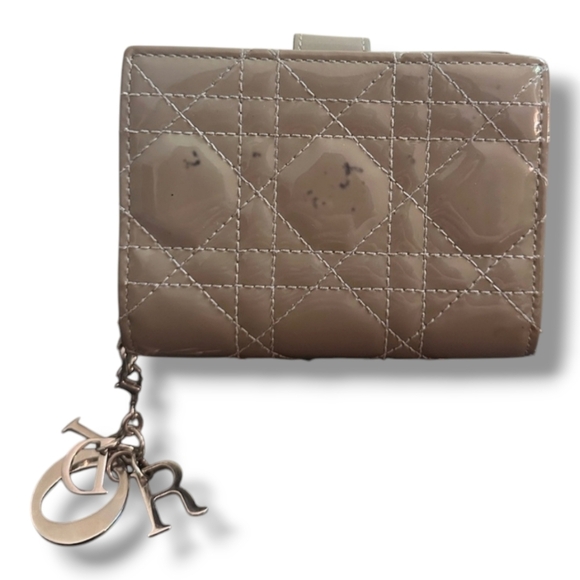 Christian Dior Cannage Lady Dior Lotus Patent Wallet - Picture 4 of 10